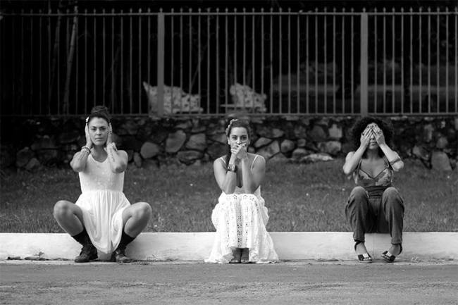 Tiana Oliveira, Adriana Bruno e Maíra Oliveira fotografadas por André Santangelo durante as filmagens do programa, em 2013.